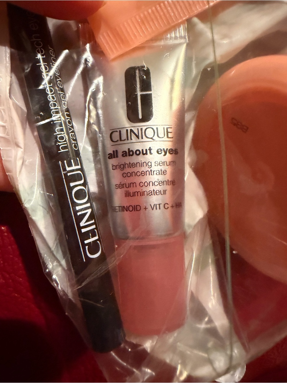 Clinique Moisture Surge Pink Skincare Gift Set - Picture 7 of 8